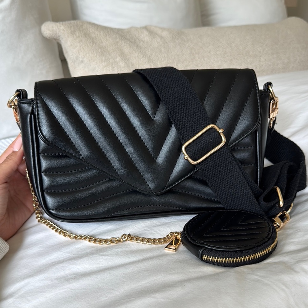 Elegant Black Quilted Shoulder Bag